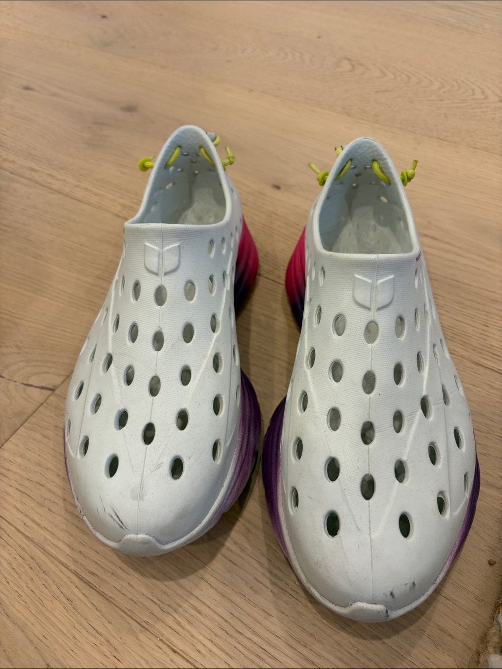 Kane footwear movement is medicine 7M 9W